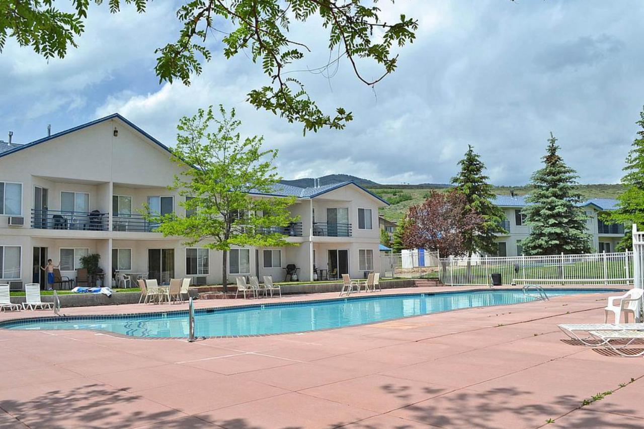 Tennis Court Condo جاردن سيتي المظهر الخارجي الصورة